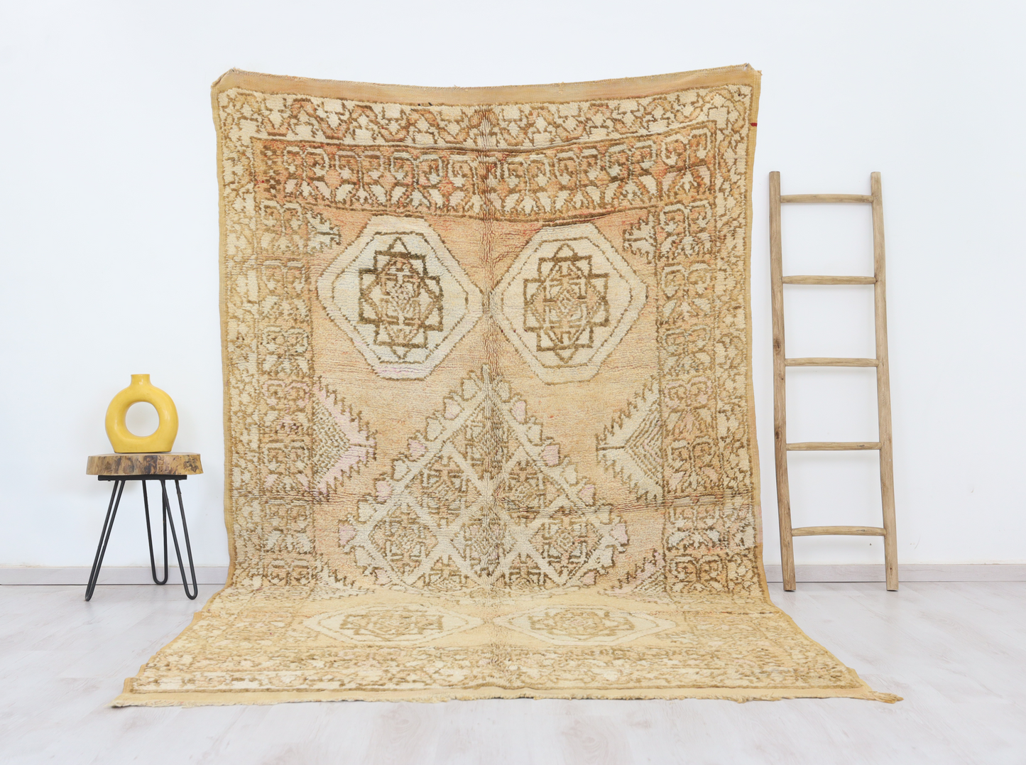 Kanissa Vintage Moroccan Rug 5'8" x10'6" - Urbann-Vibe