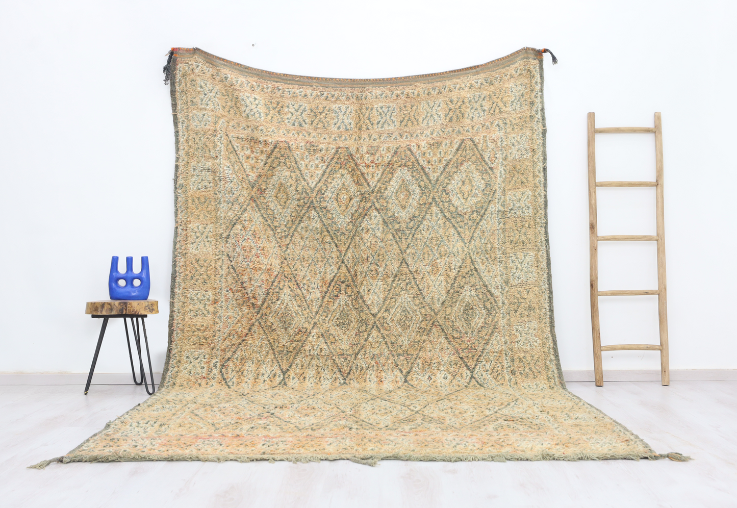 Naytas Vintage Moroccan Rug 7'0" x10'5" - Urbann-Vibe