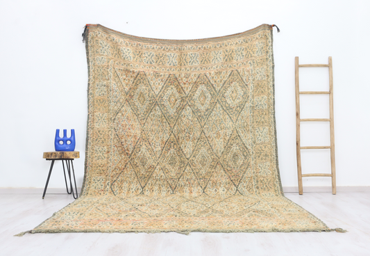 Naytas Vintage Moroccan Rug 7'0" x10'5" - Urbann-Vibe
