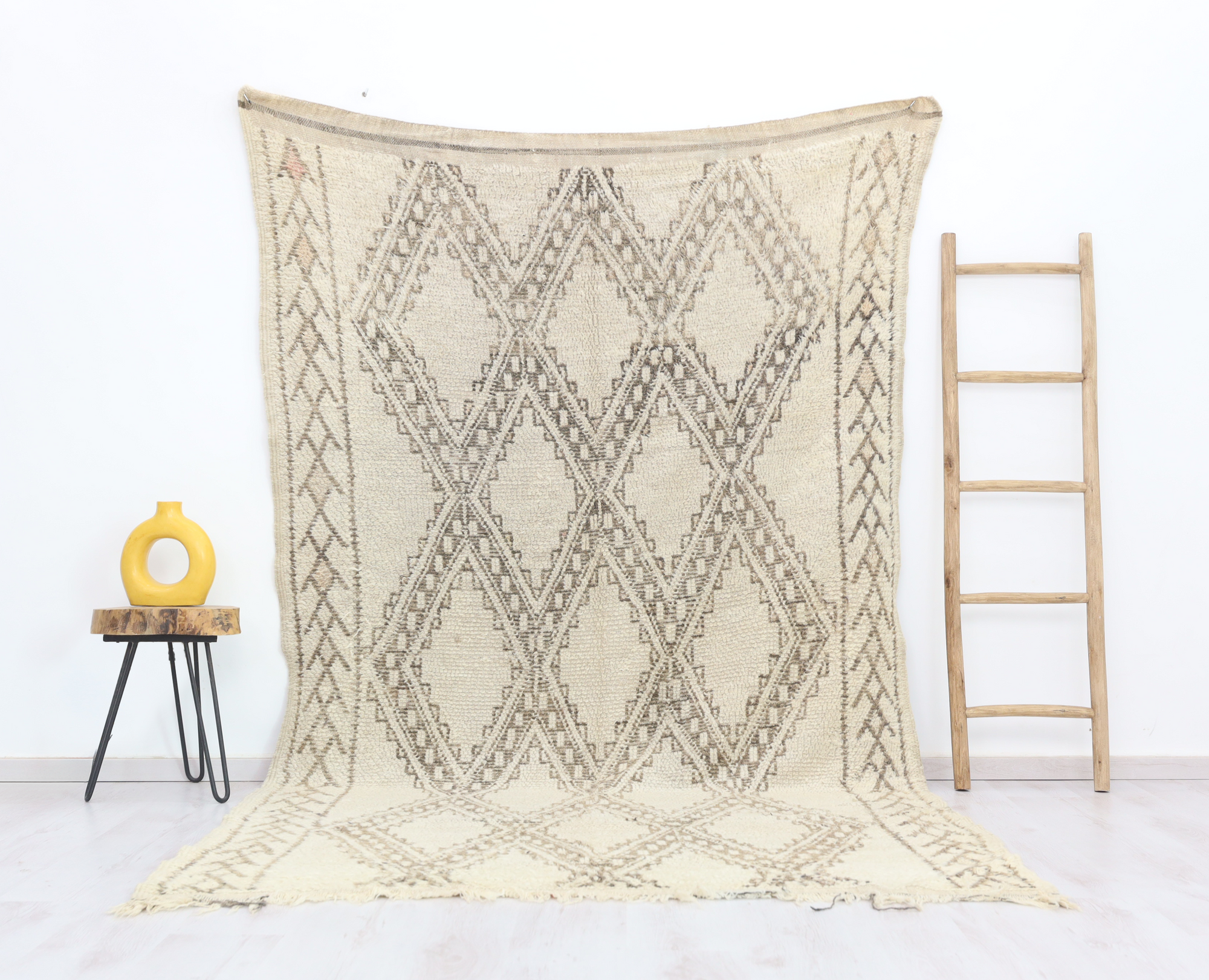 Yuna Vintage Moroccan Rug 5'7" x9'6" - Urbann-Vibe