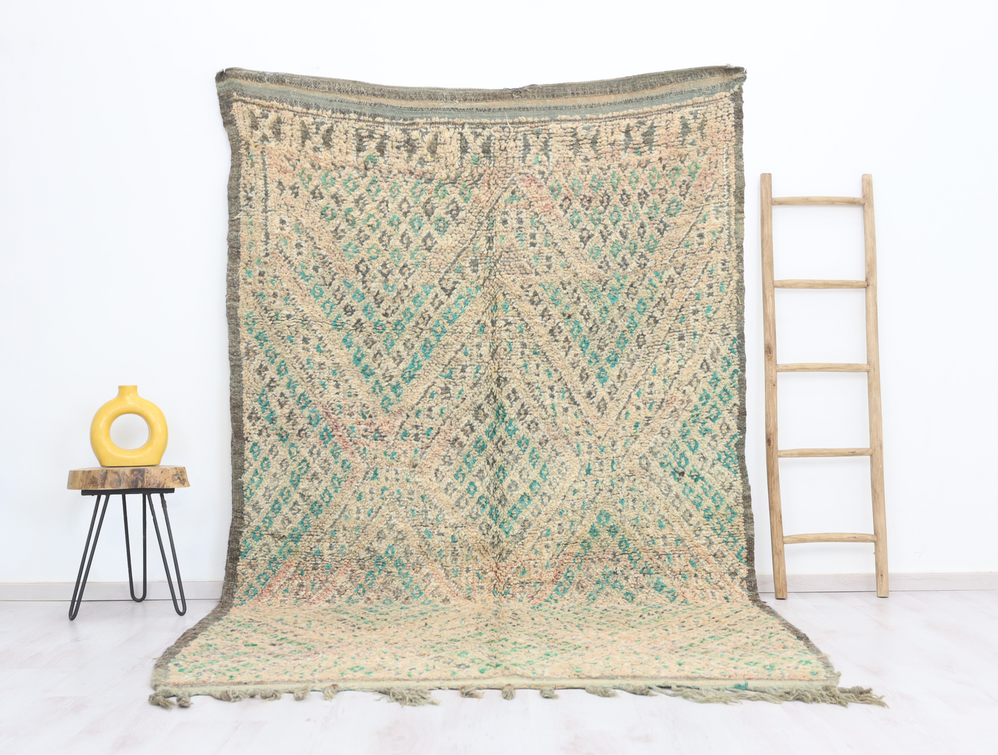 Ziri Vintage Moroccan Rug 5'9" x9'8" - Urbann-Vibe