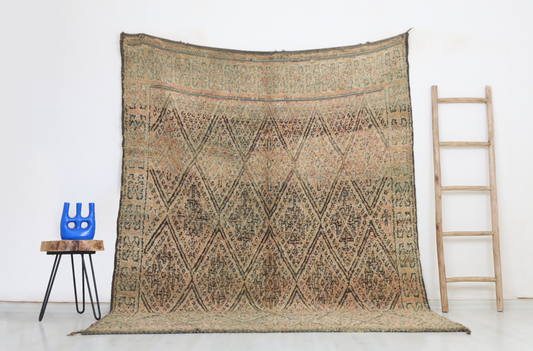 Abarghus Vintage Moroccan Rug 6'8" x8'3" - Urbann-Vibe