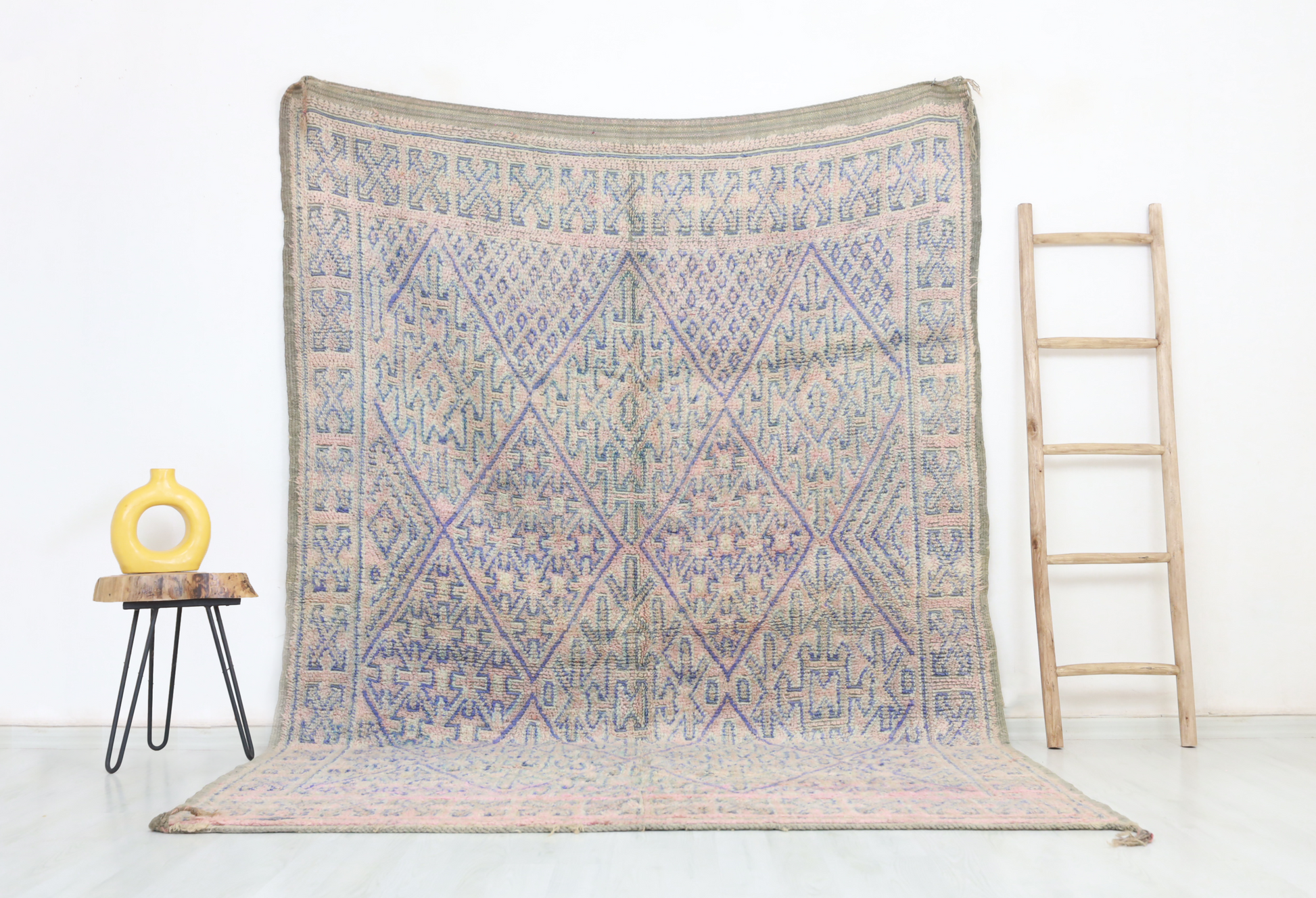 Tawurt Vintage Moroccan Rug  6'6" x9'2" - Urbann-Vibe