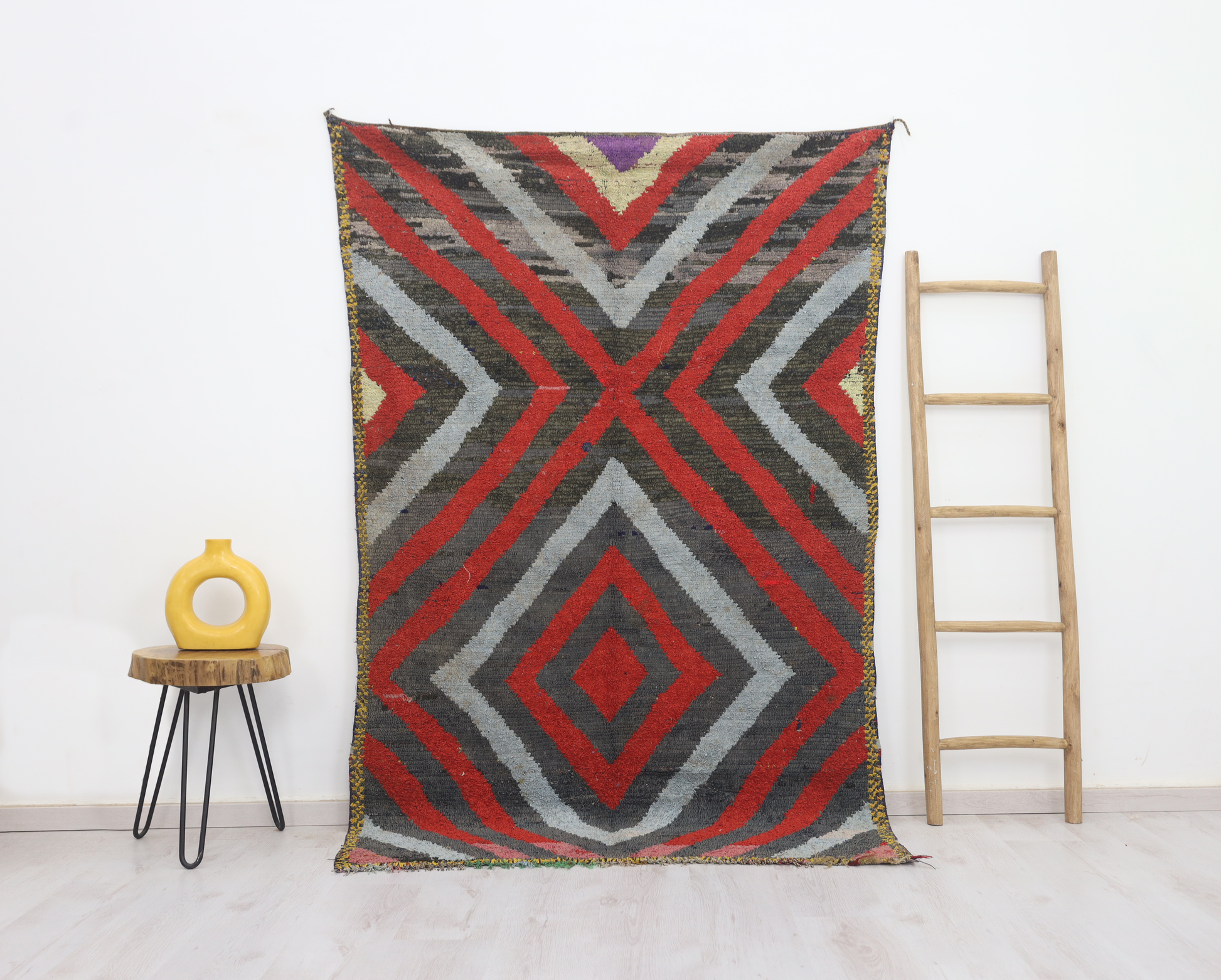Waman Moroccan Rug 4'5" x 7'2" - Urbann-Vibe
