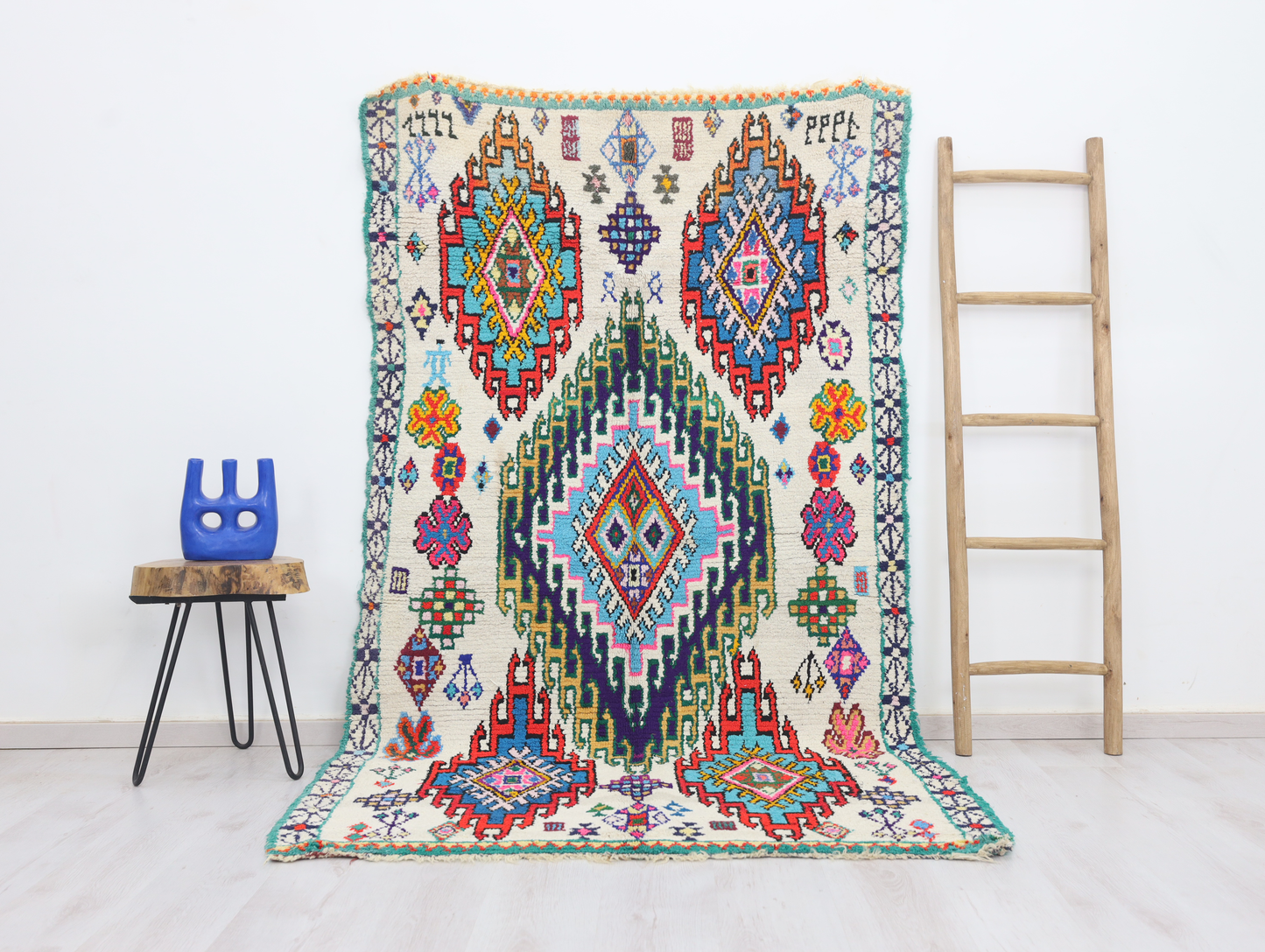 Tasenkkurt Moroccan Rug 4'3" x 7'8" - Urbann-Vibe