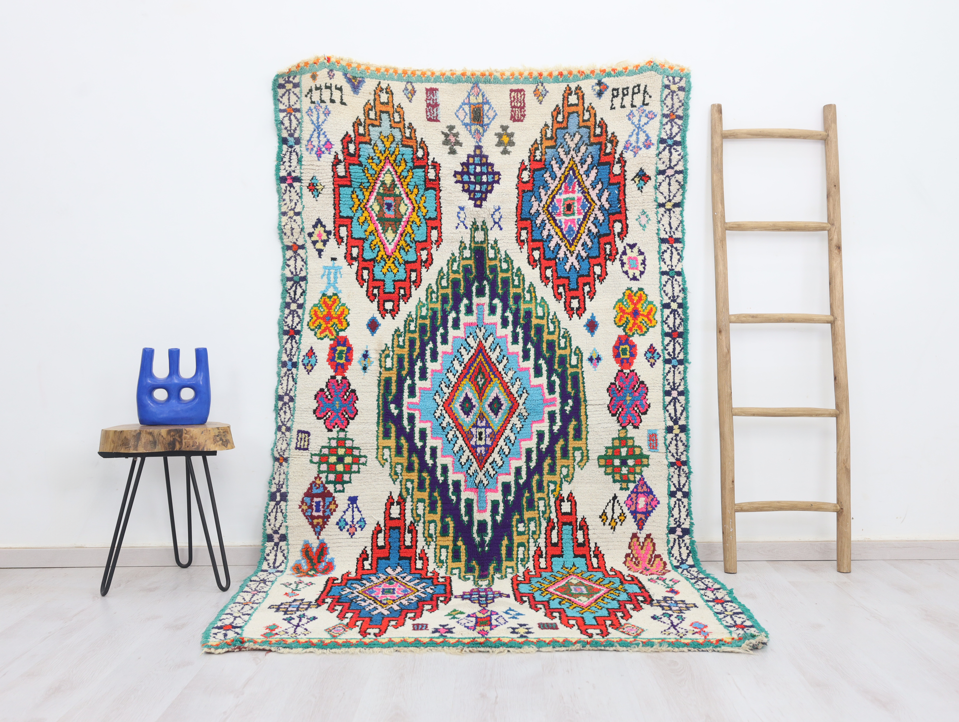 Tasenkkurt Moroccan Rug 4'3" x 7'8" - Urbann-Vibe