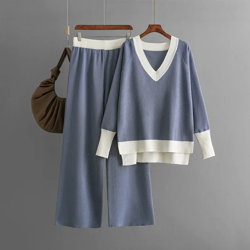 Women's heavyweight knit loungewear set wide leg pants ribbed detailing relaxed silhouette daytime chic