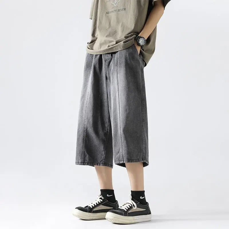 Ultra-wide leg denim shorts vintage wash breathable cotton streetwear cropped below-knee silhouette