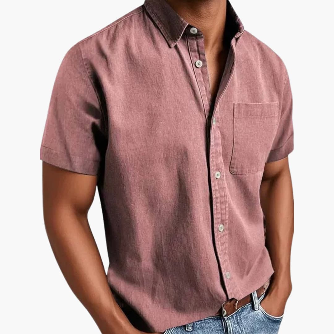 Men's light blue tailored slim-fit short-sleeve shirt with chest pocket, breathable fabric