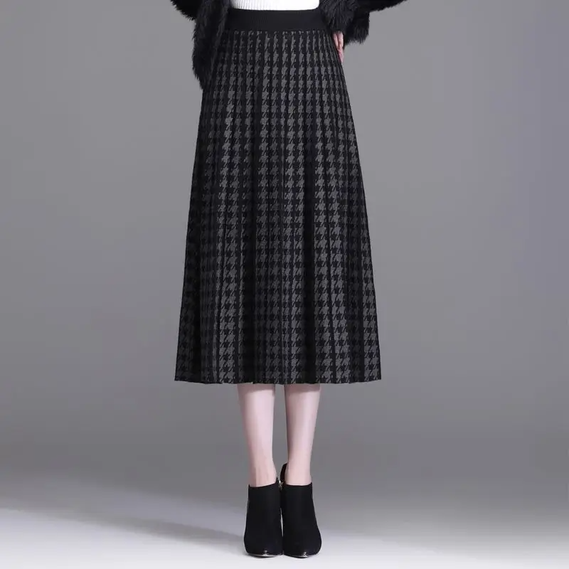 Women's houndstooth midi skirt high-waist pleated knit flowy soft breathable timeless pattern