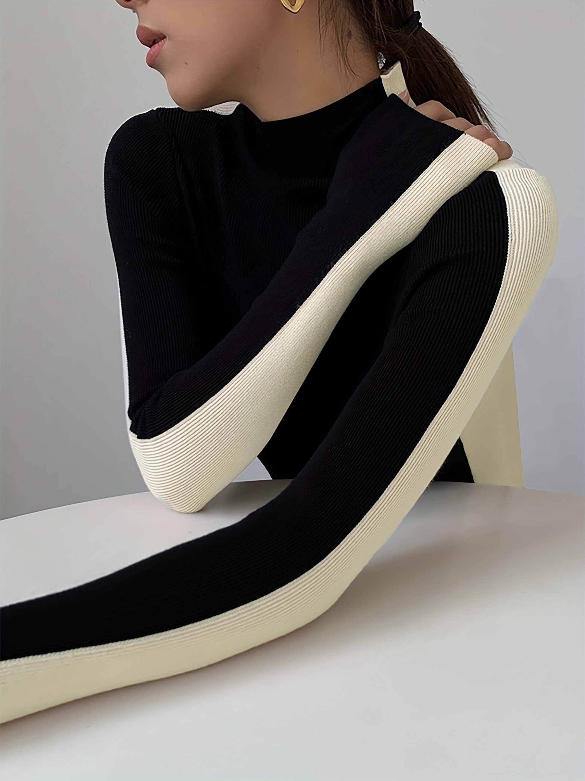 Women's two-tone contrast knit turtleneck slim sculpted mock neck high-stretch ribbed sweater
