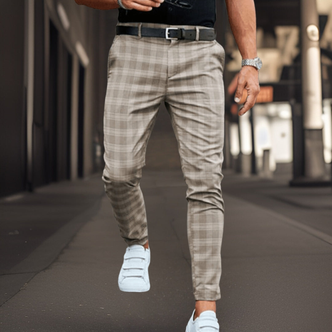 Men's slim fit checkered chinos in Nordic-inspired pattern, breathable blend full-length trousers
