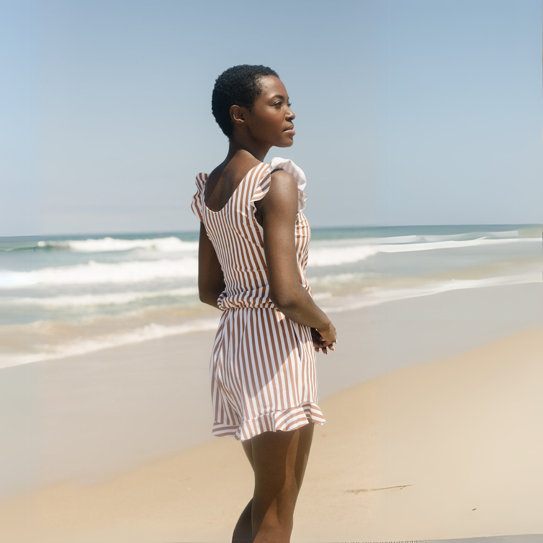Women's short jumpsuit with integrated bra, fitted silhouette, versatile one-piece style for daily wear