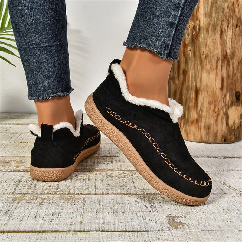 Women's slip-on moccasin winter boots with cozy plush lining for ultimate warmth and casual style
