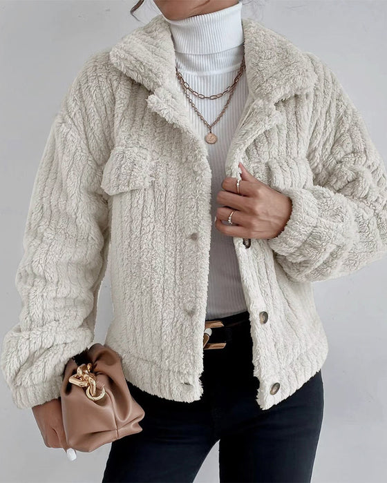 Thick winter coat with lapel and button closure, casual unisex warm everyday style