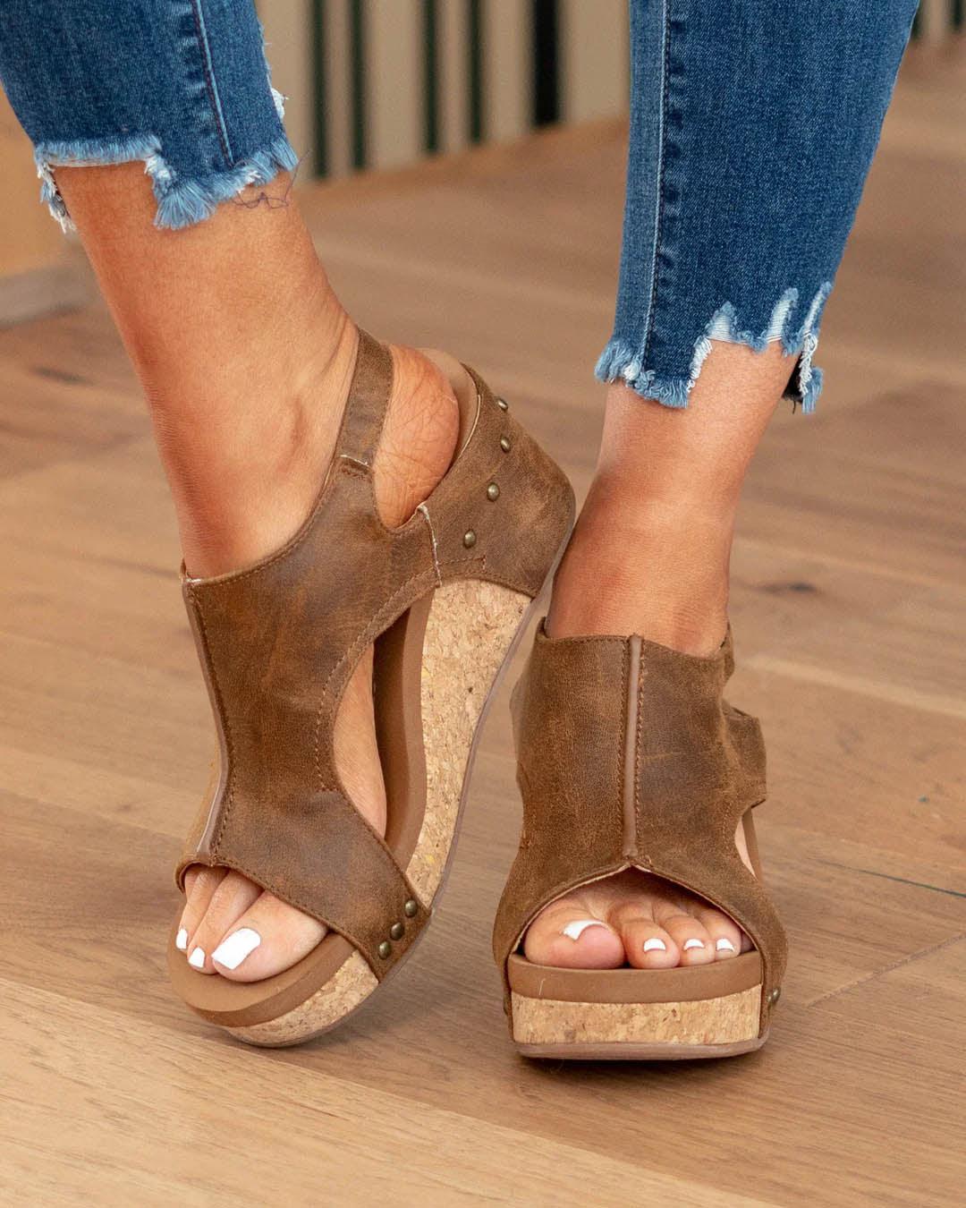 Women's Olivia casual sandals with ergonomic support, breathable design, and non-slip sole for all-day comfort