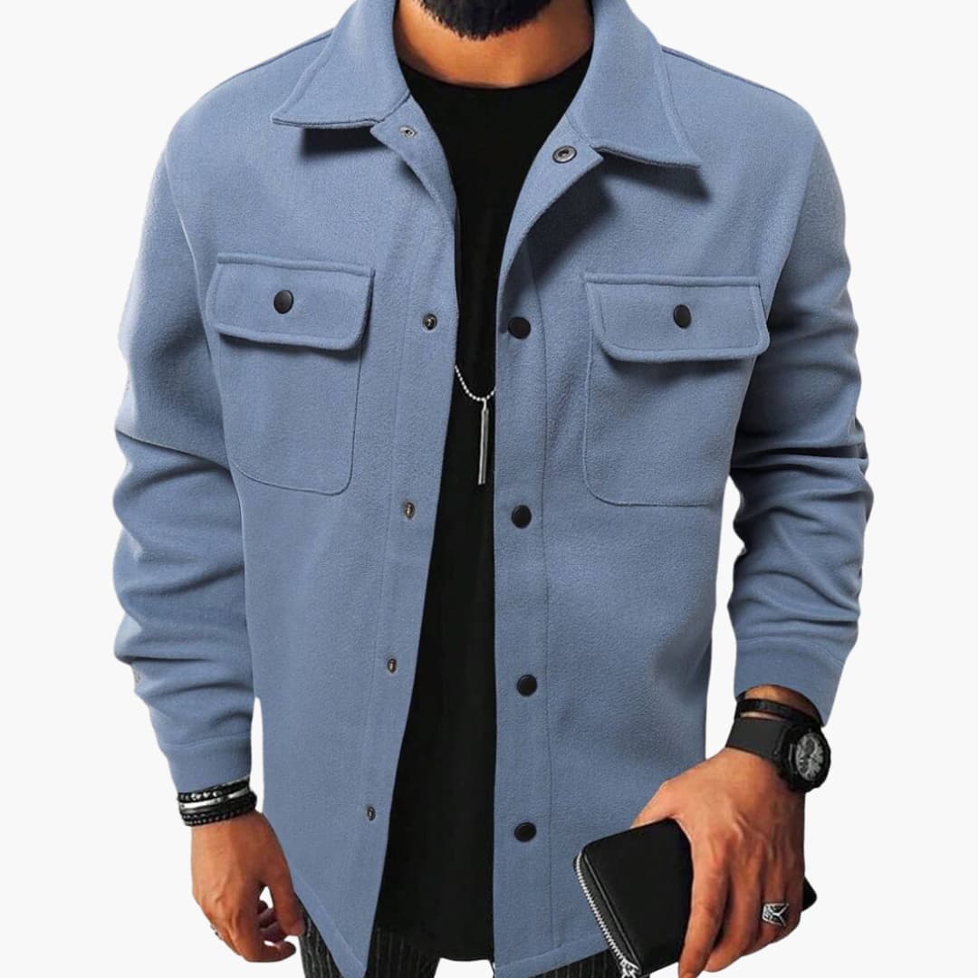 Men's casual button-front shirt with chest pockets, classic collar, long sleeves for autumn layering