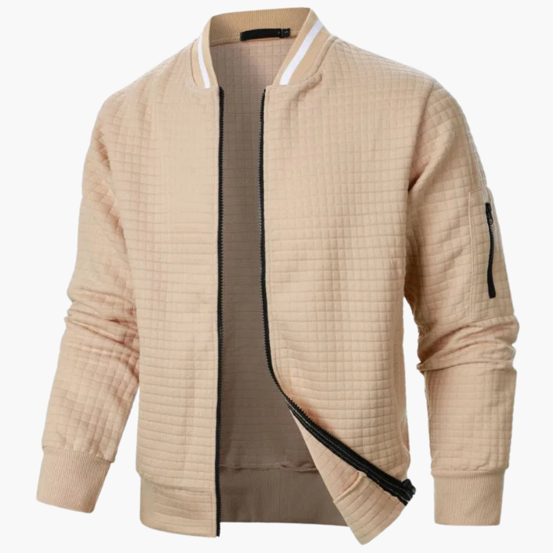 Men's slim-fit warm jacket for outdoor adventures, modern tailoring with cozy comfort