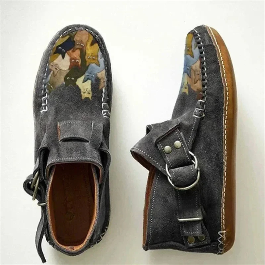 Women's cat print slip-on shoes in playful multicolor design, casual comfort flat with no-lace style