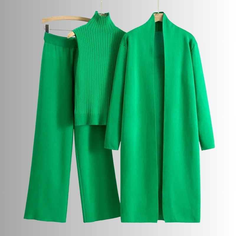 Women's three-piece relaxed fit loungewear set soft breathable fabric everyday comfort coordinated styling