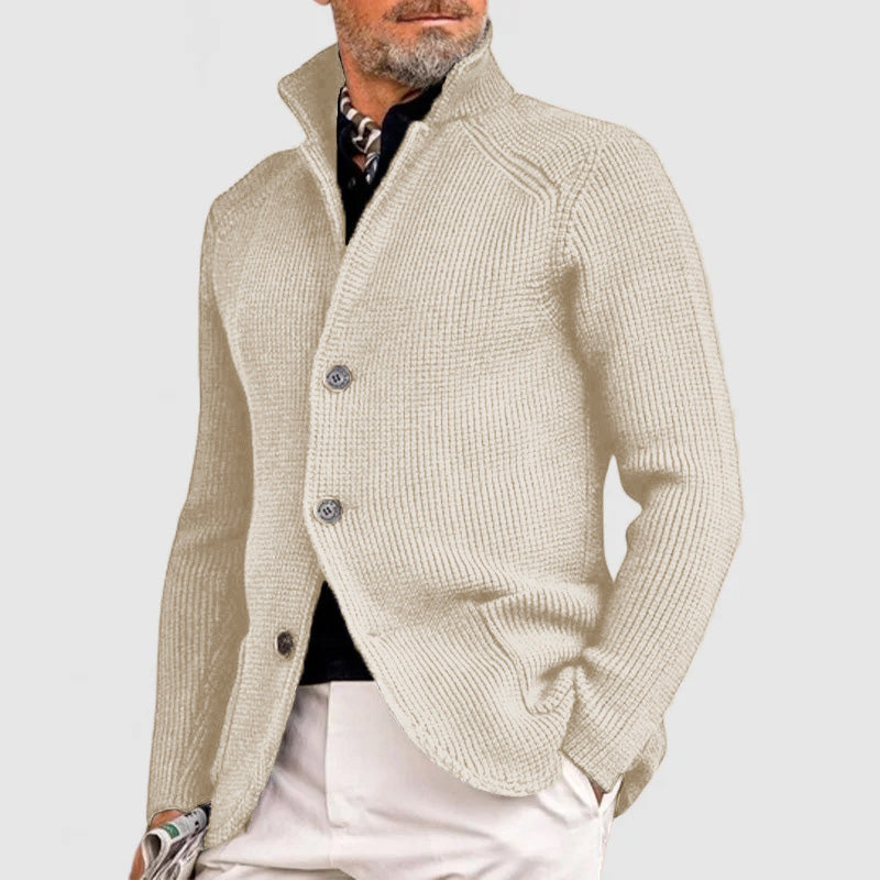 Men's casual button-up jacket with long sleeves, clean silhouette for smart-casual everyday style