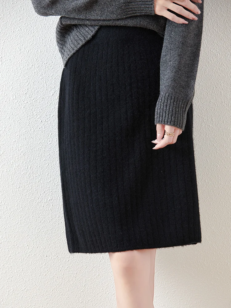 Women's ivory merino wool ribbed high-waist skirt with vertical ribbing ultra-soft 100% merino
