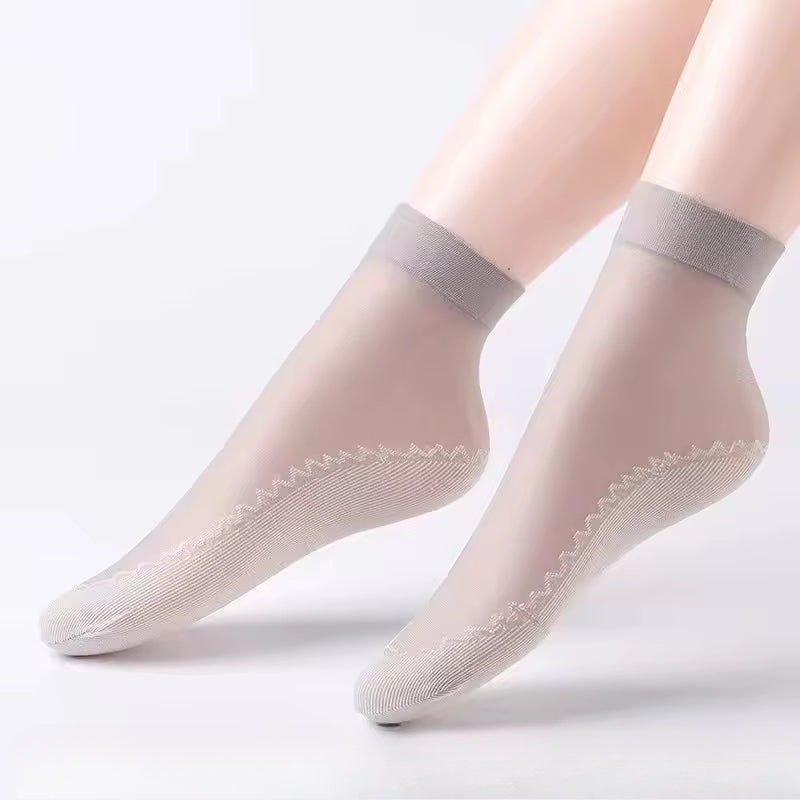 Drisole silk-blend athletic socks with cushioned soles, anti-slip grip, sweat-absorbing mesh uppers