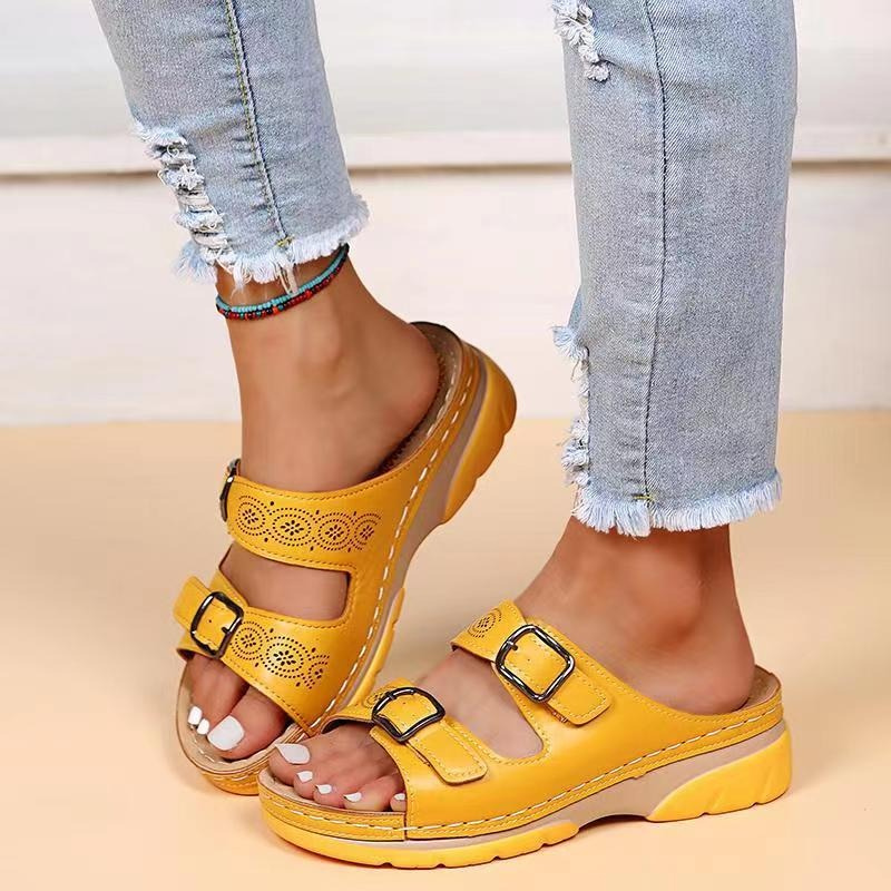 Women's ergonomic sandals with adjustable buckles, cushioned arch support, breathable sole, casual summer style