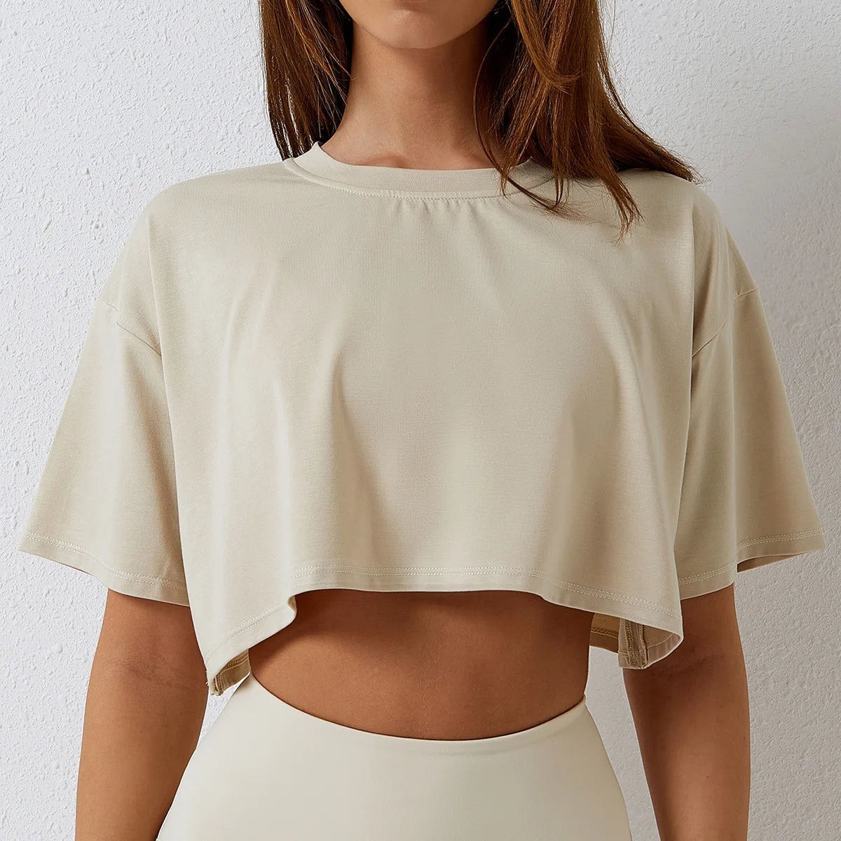 Women's relaxed crop tee in breathable stretch fabric, anti-pill active top for workouts