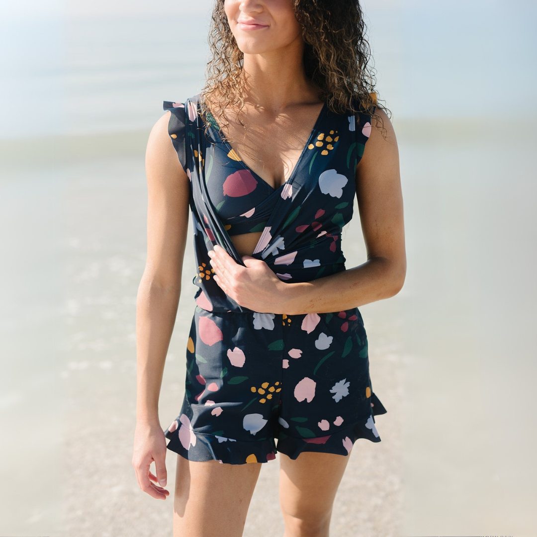 Women's short jumpsuit with integrated bra, fitted silhouette, versatile one-piece style for daily wear