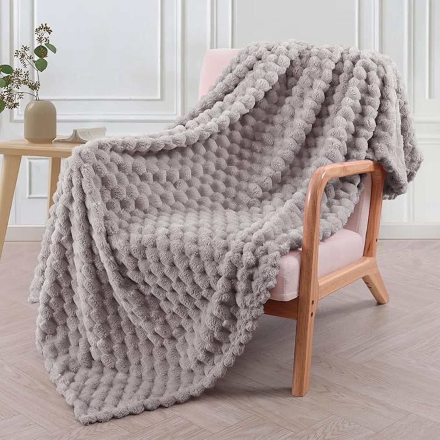Textured fleece throw blanket bubble design ultra-soft plush modern home decor cozy living room comfort