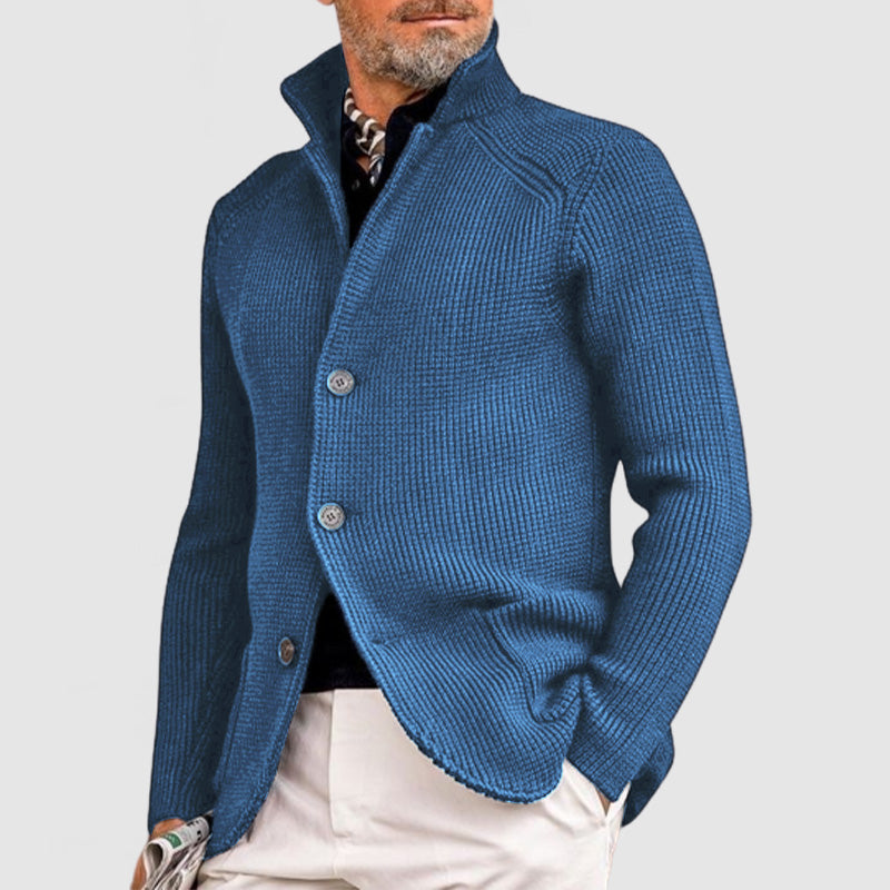 Men's casual button-up jacket with long sleeves, clean silhouette for smart-casual everyday style