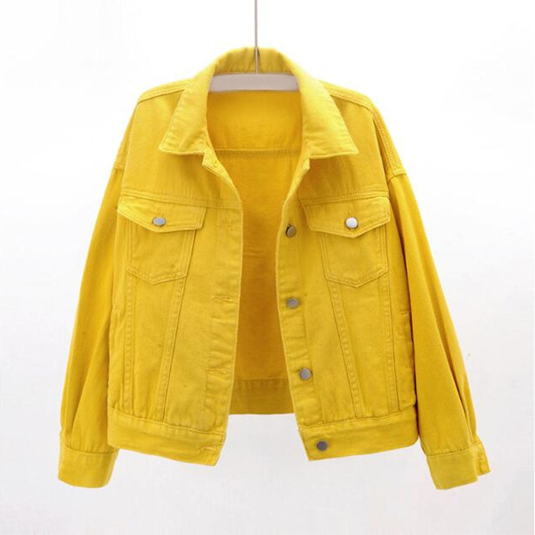 Women's relaxed-fit casual jacket elegant button closure versatile everyday layer for work and city wear
