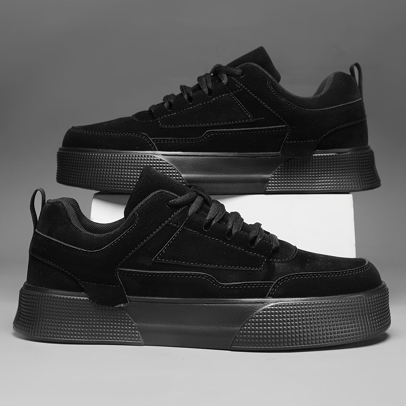 Men's chunky sole lace-up street sneakers bold silhouette stacked platform everyday casual streetwear
