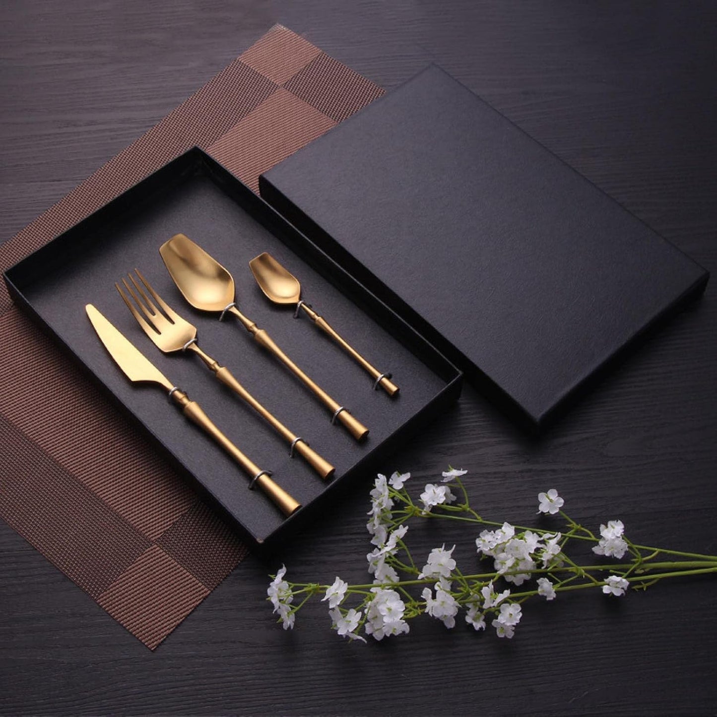 Gold matte flatware set 18/10 stainless steel titanium-coated scratch-resistant luxury dinnerware