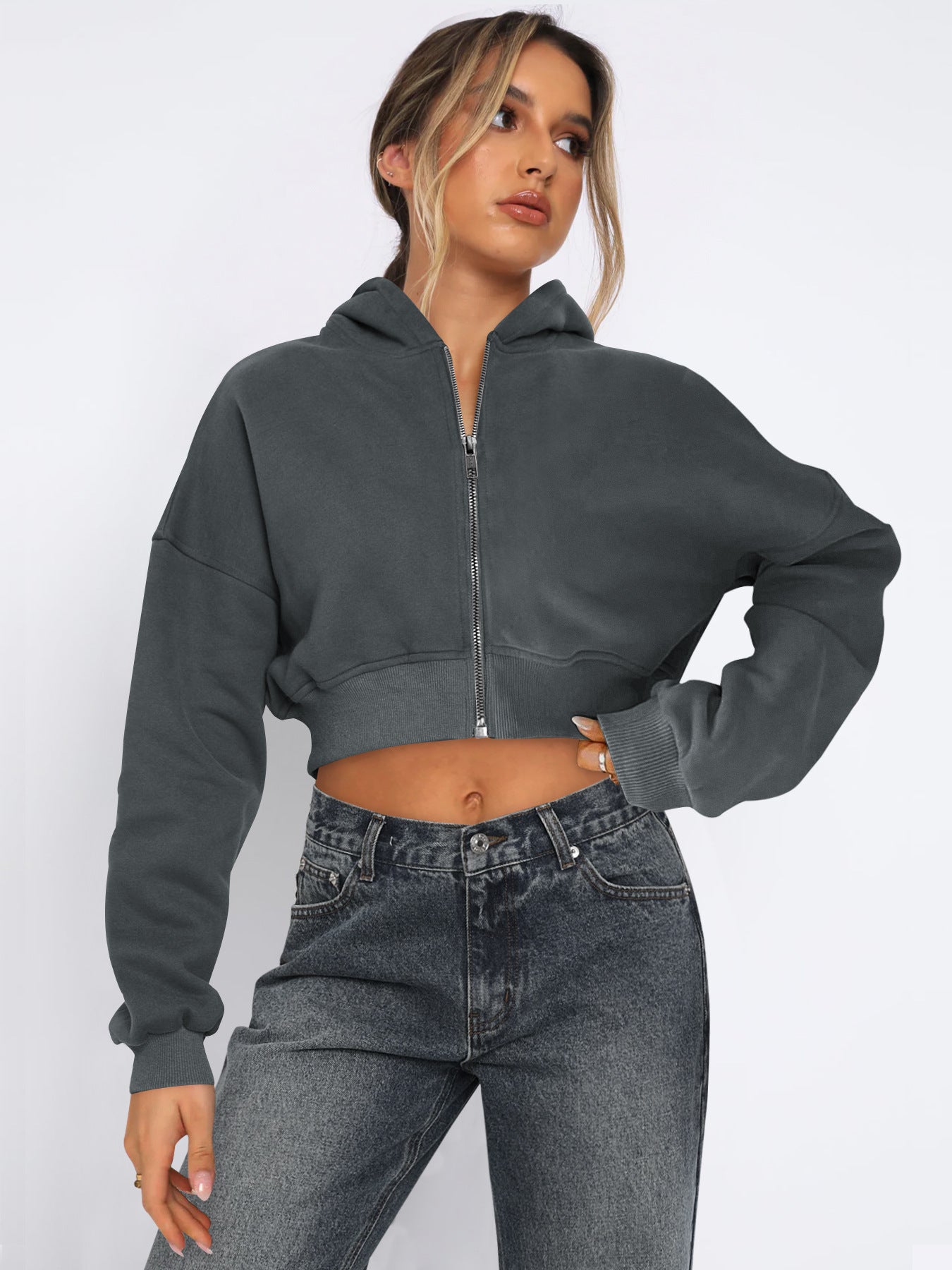 Women's cropped fleece zip hoodie in soft fabric, streetwear-inspired waist-length silhouette