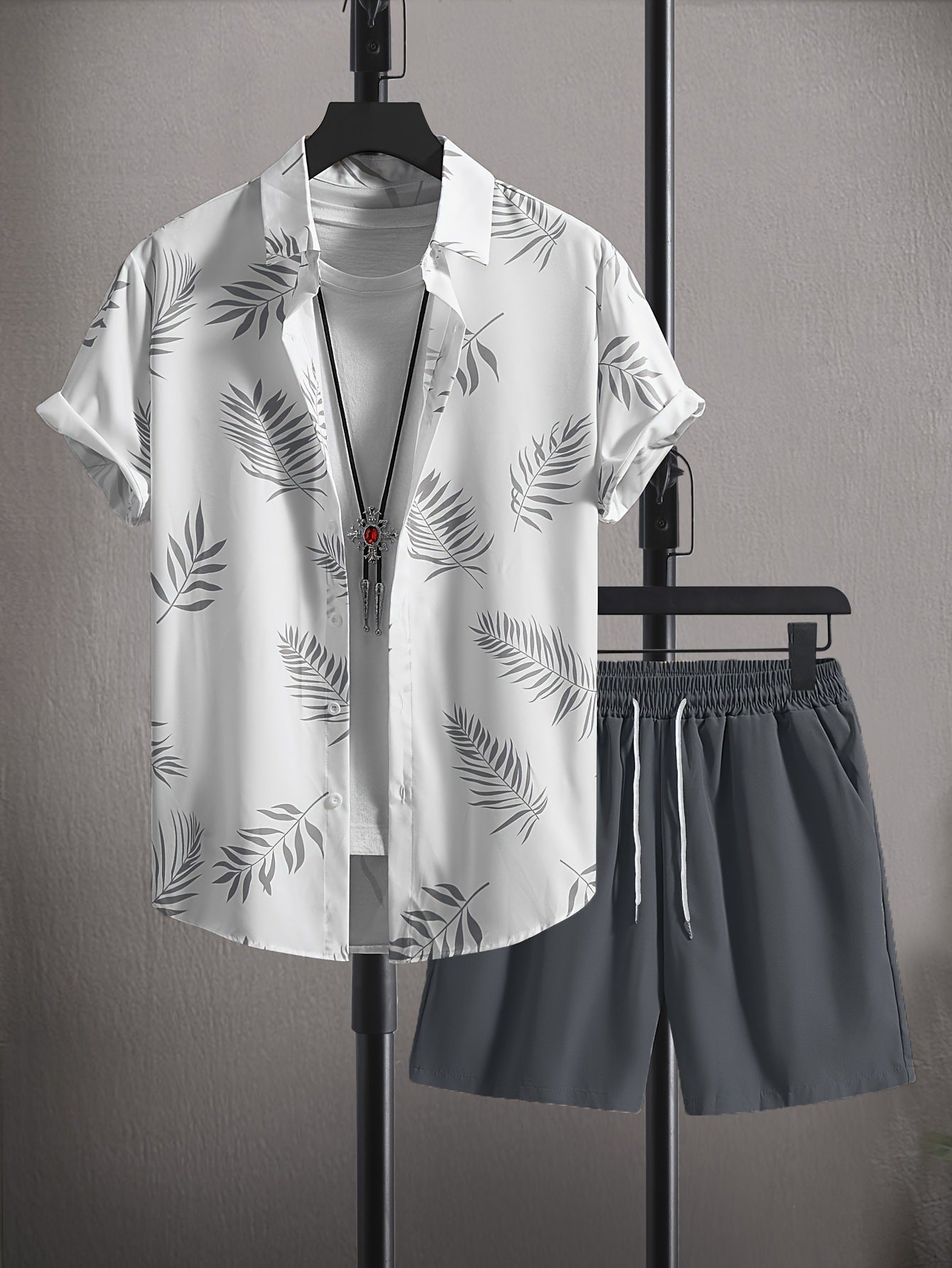Men's two-piece summer set light blue relaxed-fit matching top and shorts for beach vacation wear