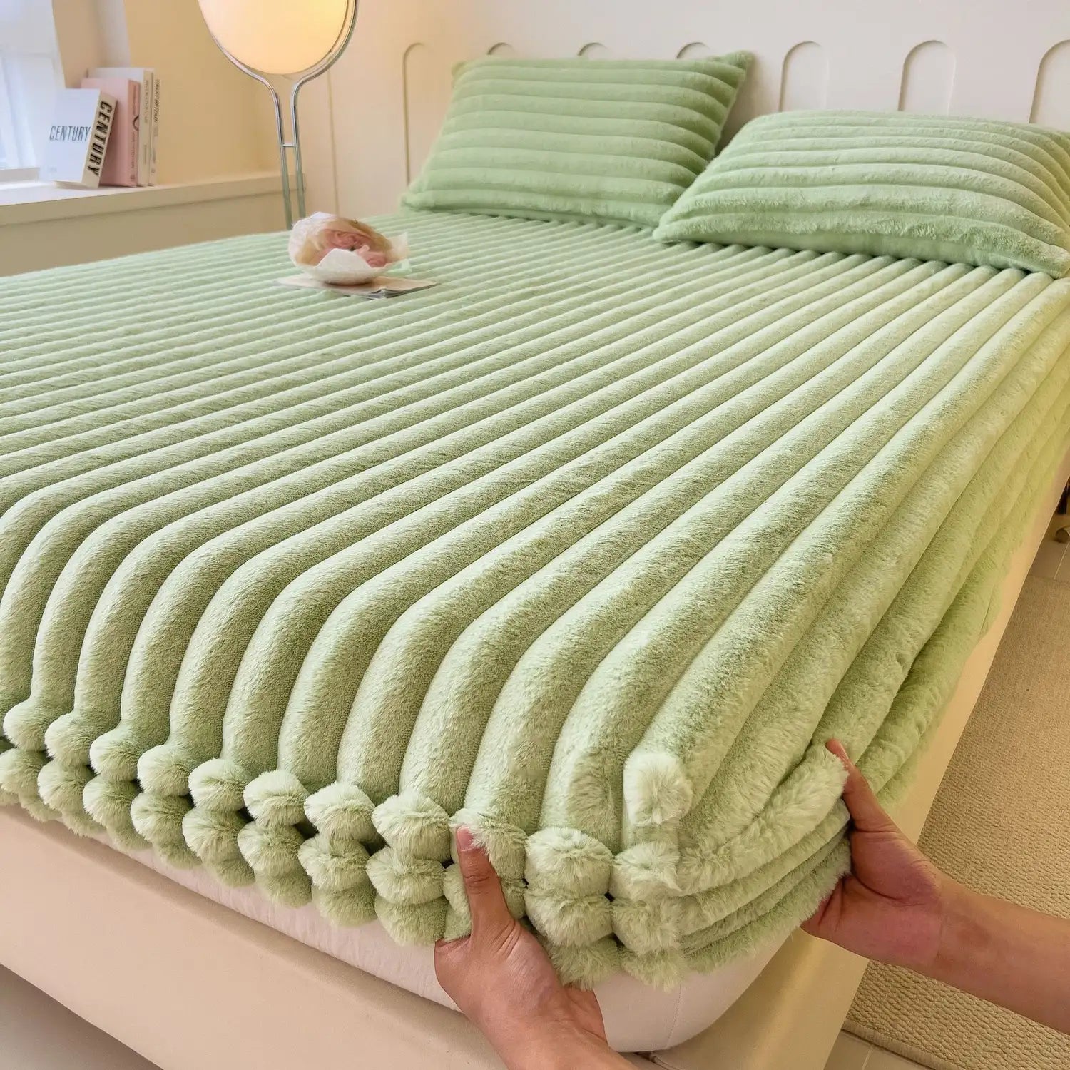 Velvet ribbed fitted sheet in plush milk velvet polyester with elastic edges for secure luxury fit