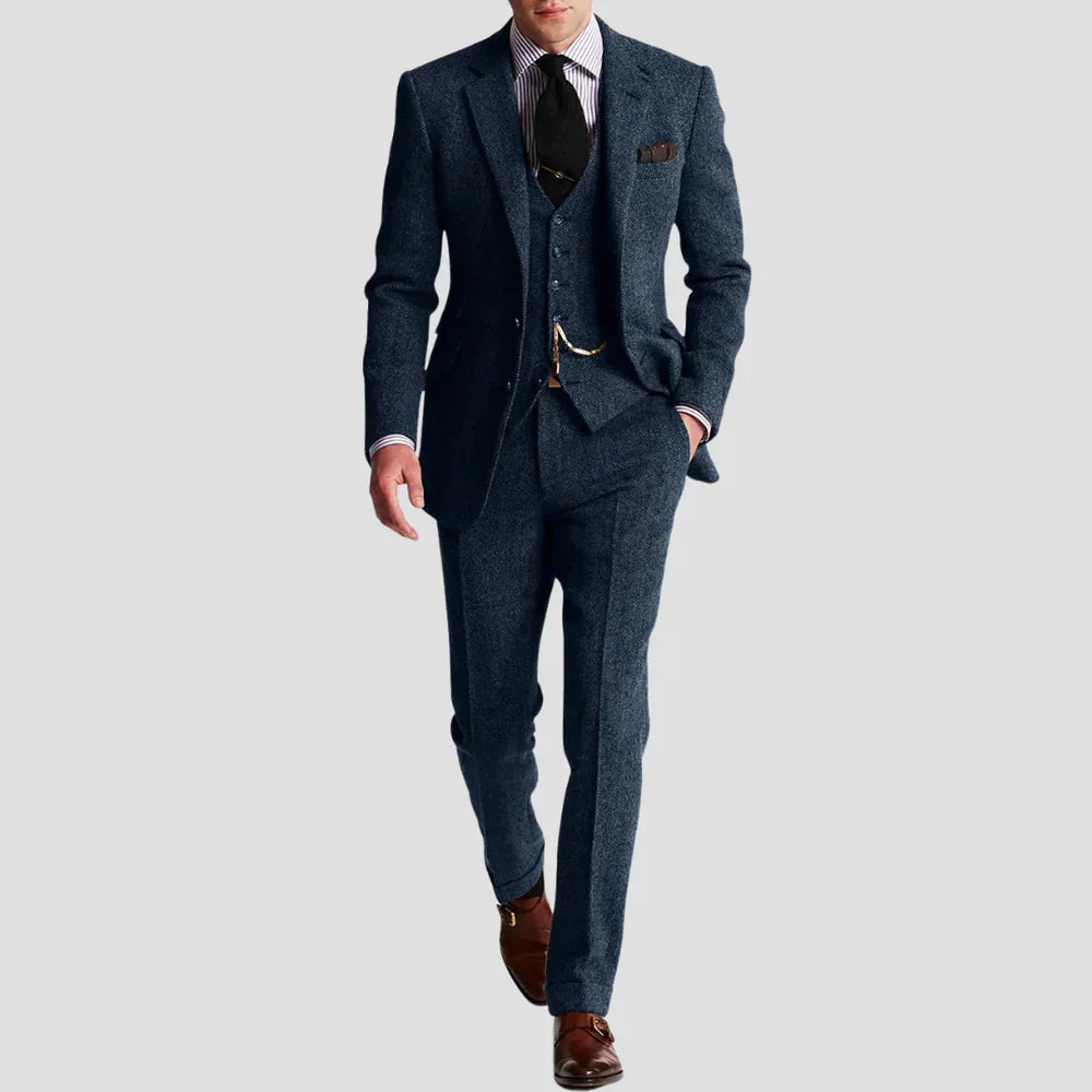 Men's vintage three-piece suit in classic tailored fit with matching waistcoat for formal events