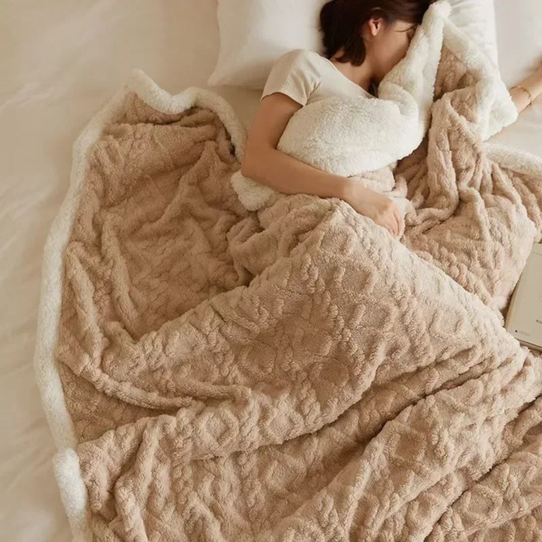 Thick fluffy winter blanket ultra-cozy sherpa-style throw for bedroom and sofa cold nights