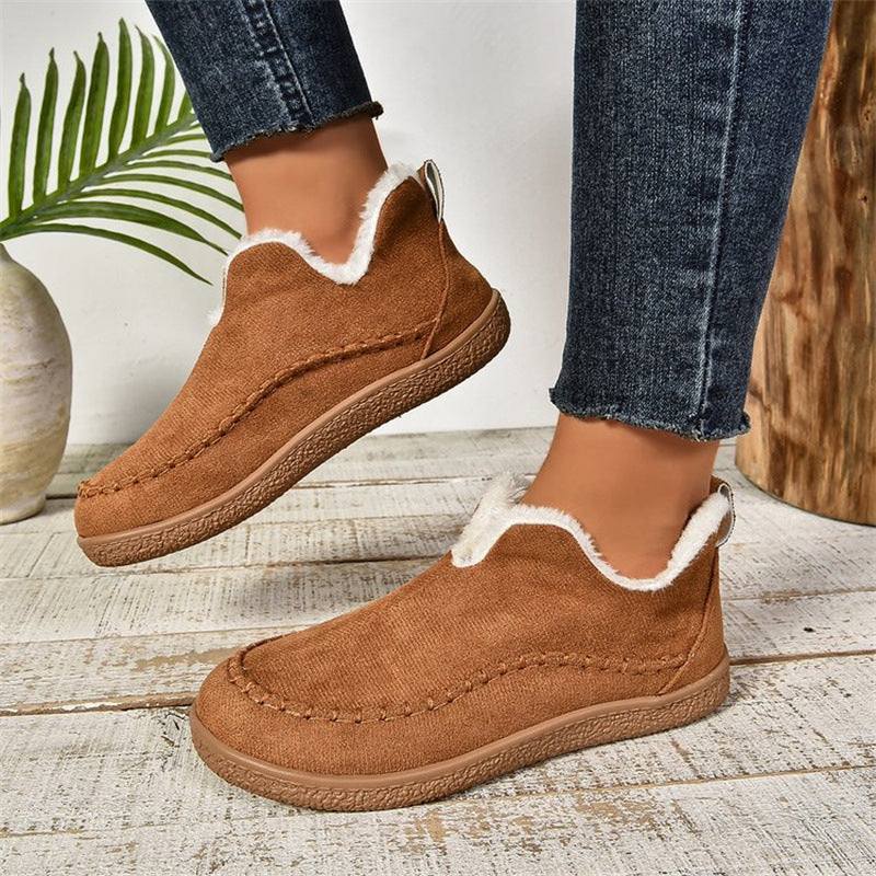 Women's cozy slip-on moccasin winter boots with plush lining for ultimate warmth and casual style