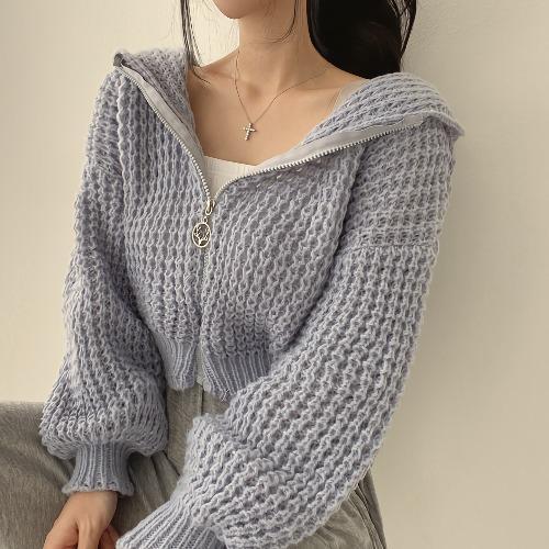 Women's cropped oversized knit hoodie sweater in cozy urban style with reversible hood