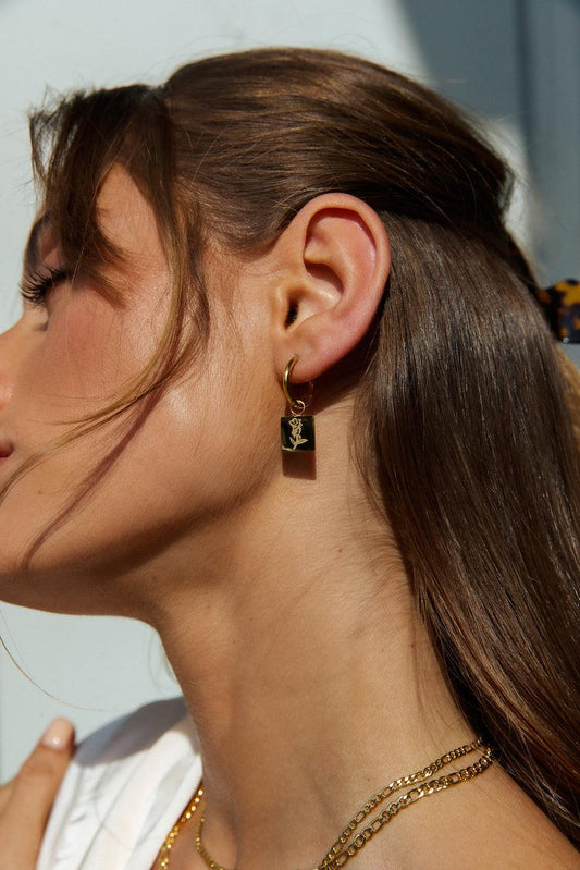 18K Gold Plated Crimson Heart Earrings Gold - Urbann-Vibe