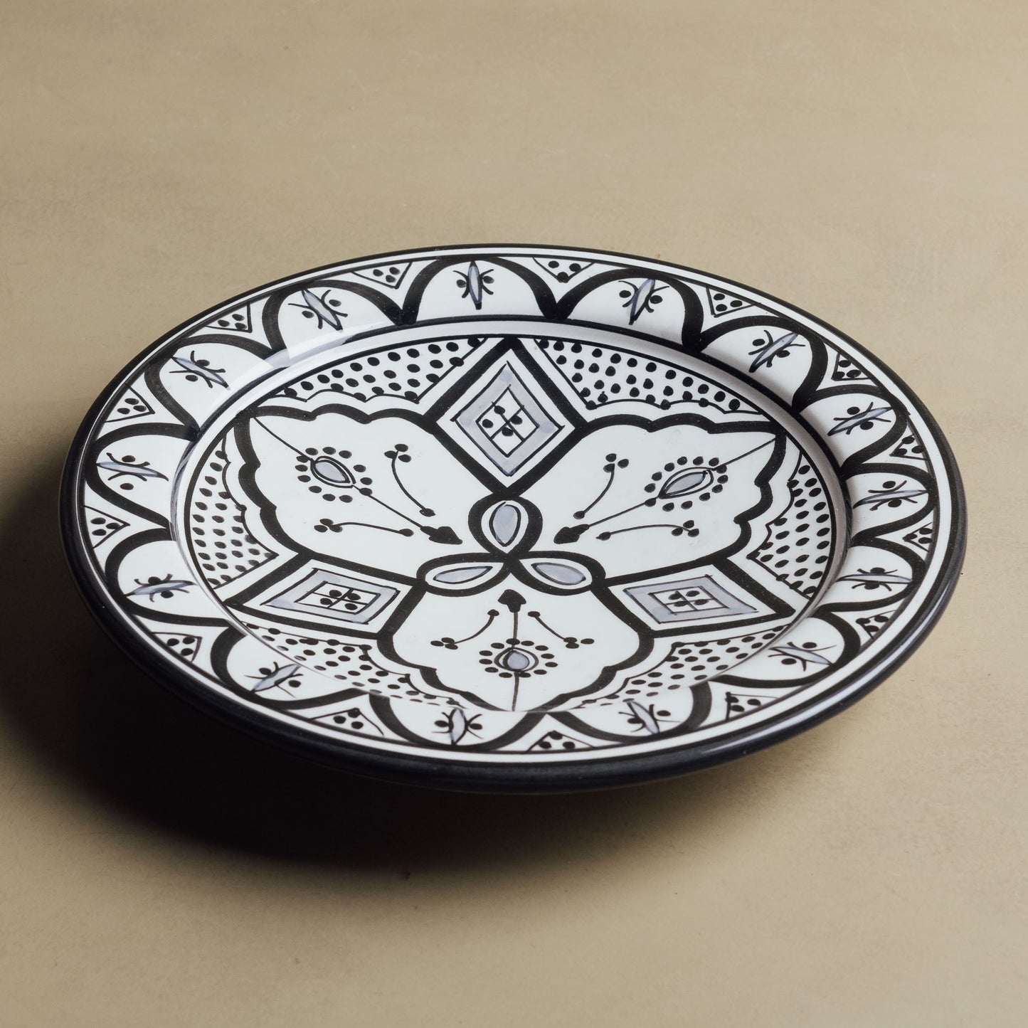 Fez Dinner Plate Black Grey - Moroccan Dinnerware - Urbann-Vibe