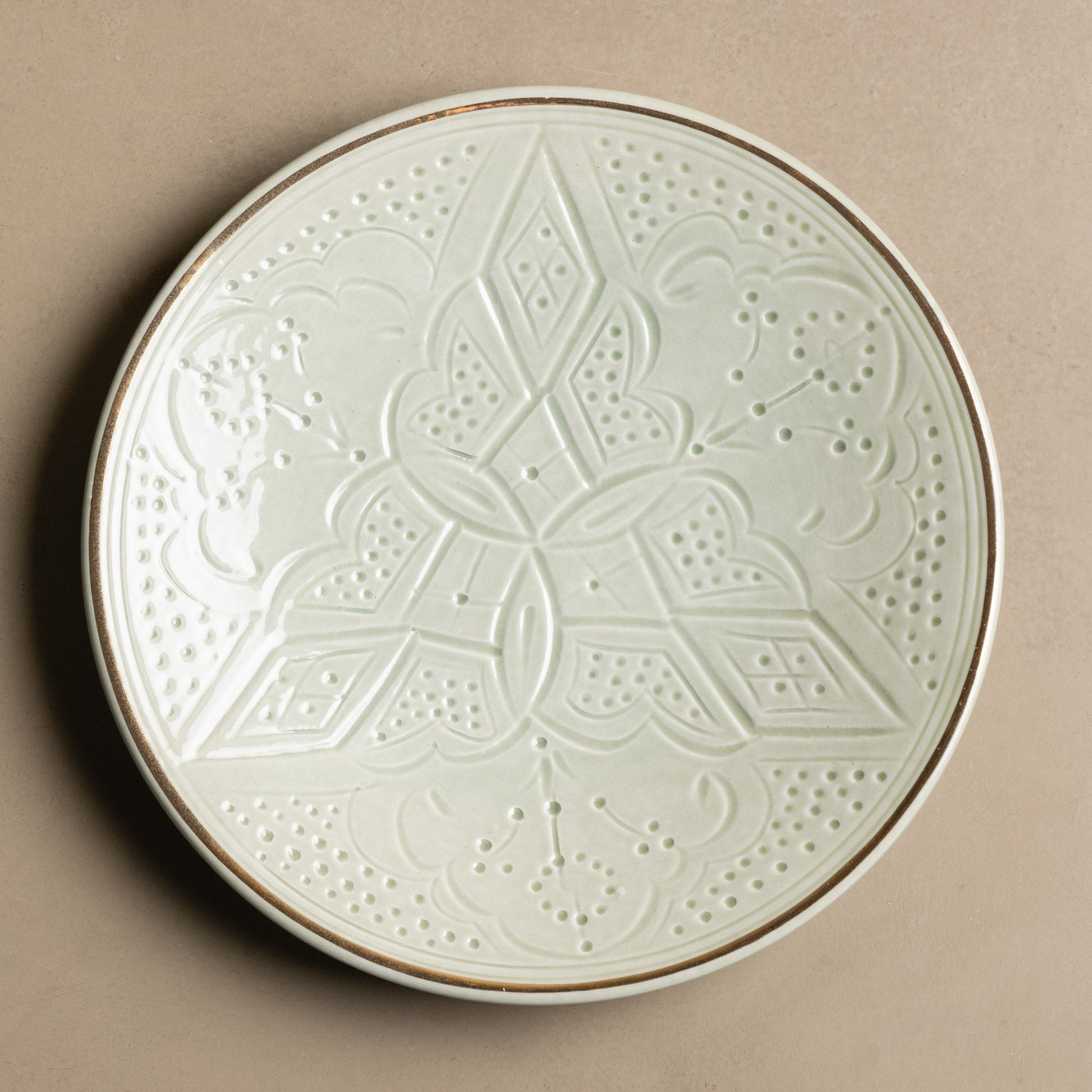 Zagora green Moroccan dinner plate with 12-carat gold accents, glazed ceramic for luxurious dining