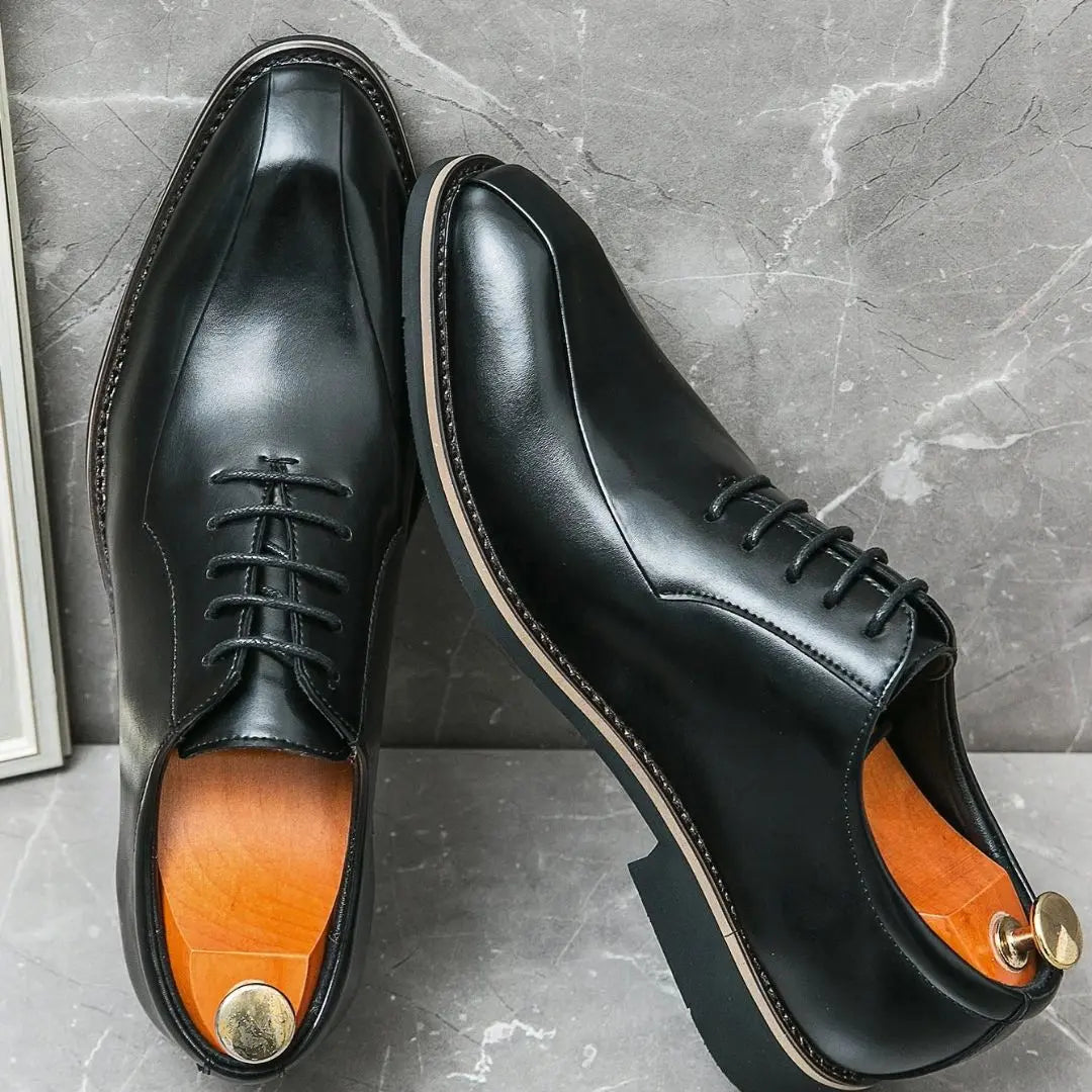Men's black high-gloss Oxford dress shoes with breathable lining and sleek formal cap-toe design