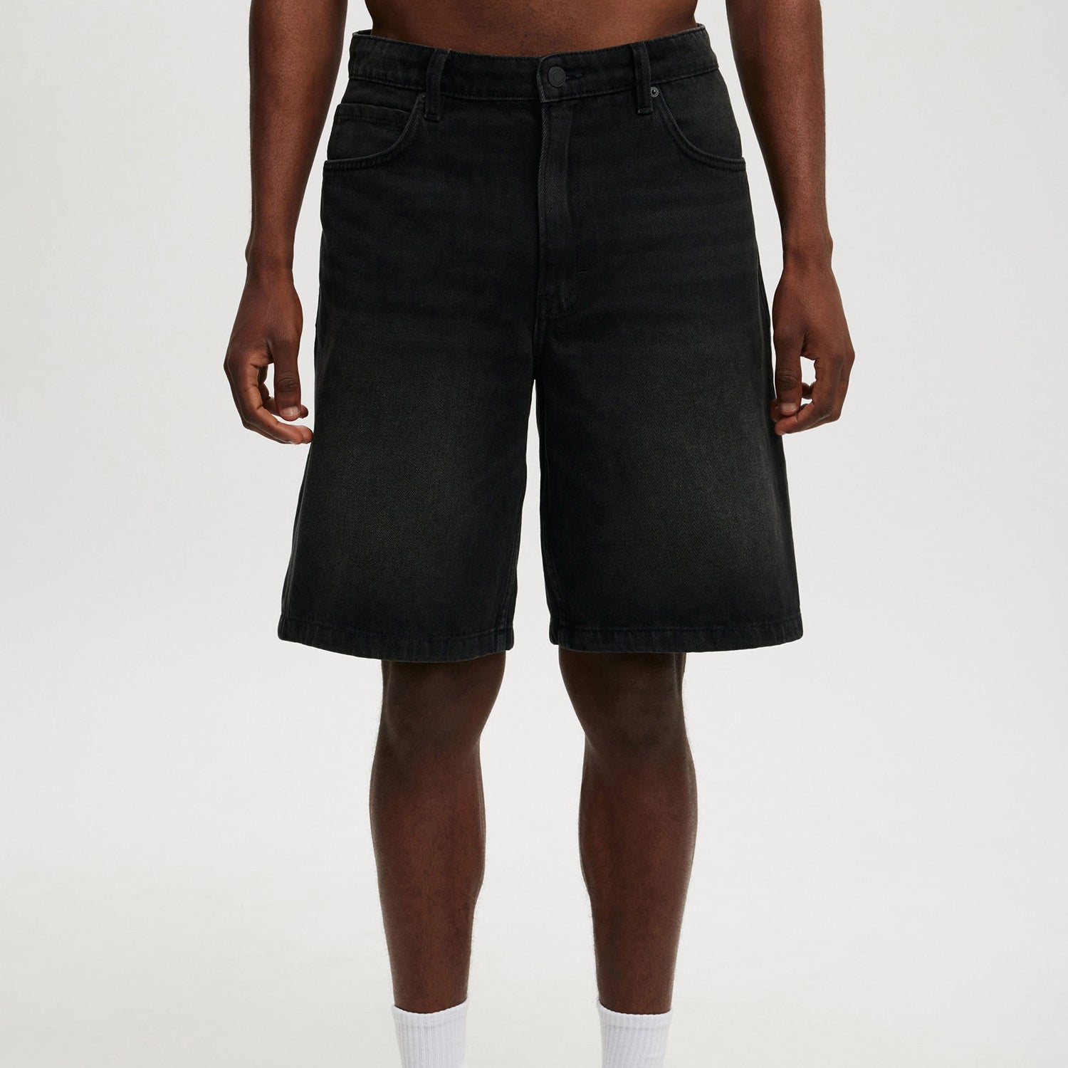 Alessandro Veneti Easy Rider men's relaxed fit denim shorts in classic blue with loose silhouette