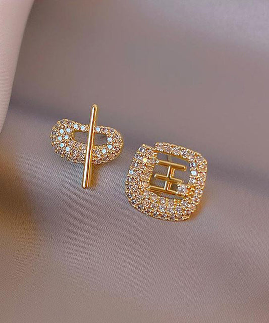 Boucles d'oreilles à clous asymétriques en or 14 carats avec zircons et caractères chinois - Urbann-Vibe
