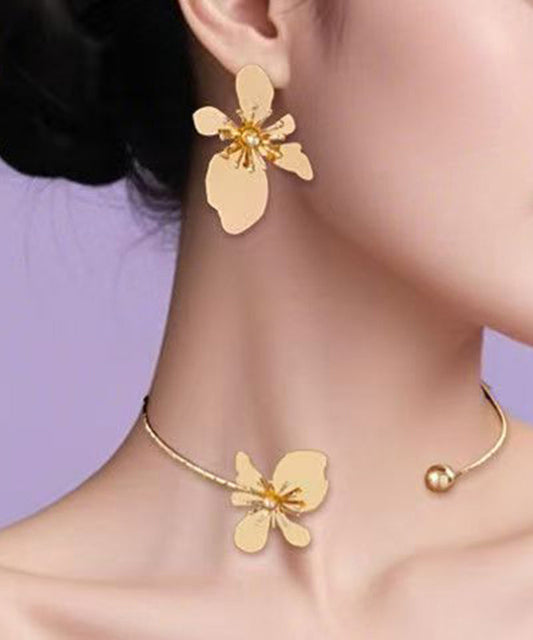 Ensemble de deux boucles d'oreilles à tige et tour de cou en alliage de cuivre doré et floral - Urbann-Vibe