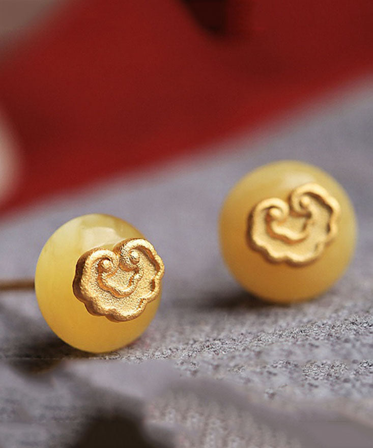 Boucles d'oreilles à tige en cire d'abeille en or jaune antique avec serrure de bons vœux - Urbann-Vibe